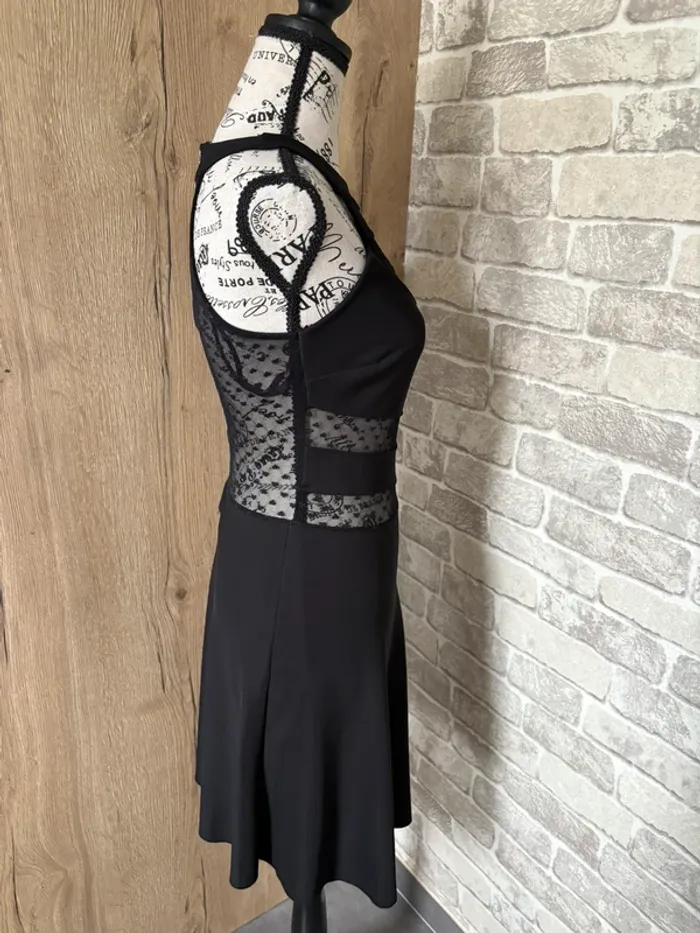 Robe chic en dentelle taille 34 - photo numéro 2