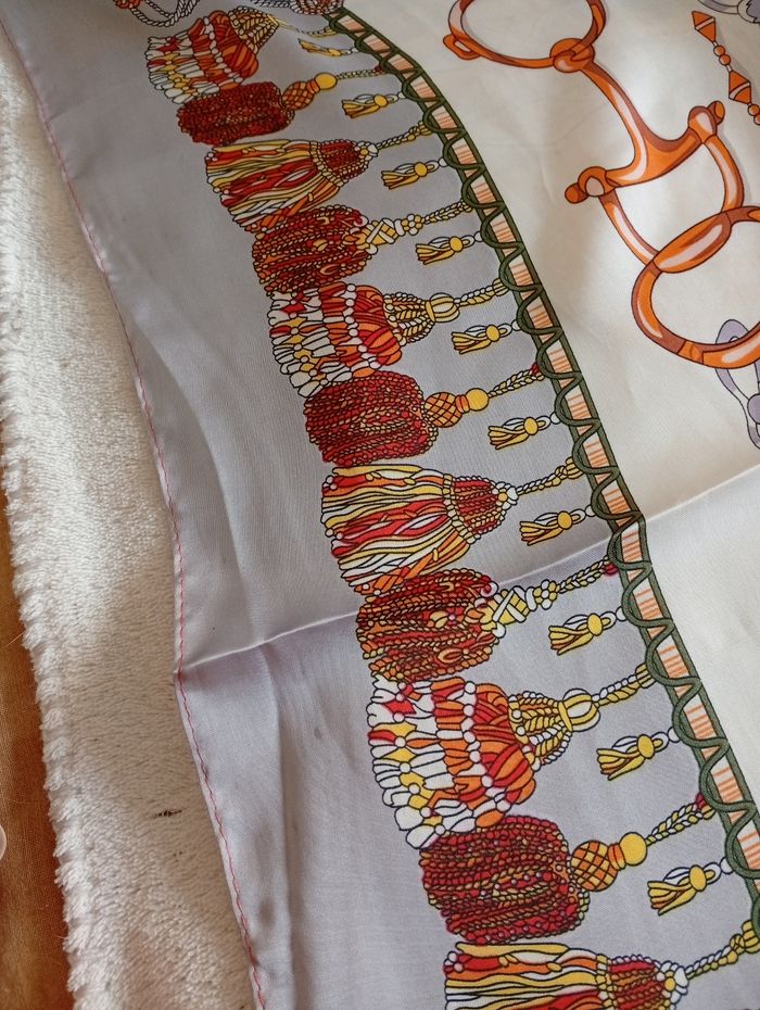 Carré en soie multi-usages - photo numéro 10