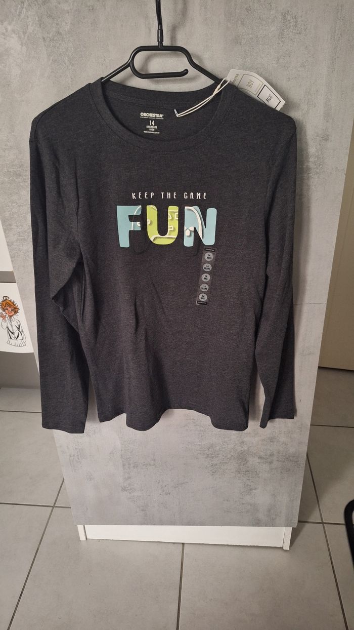 Tee-shirt manches longues gris foncé imprimé