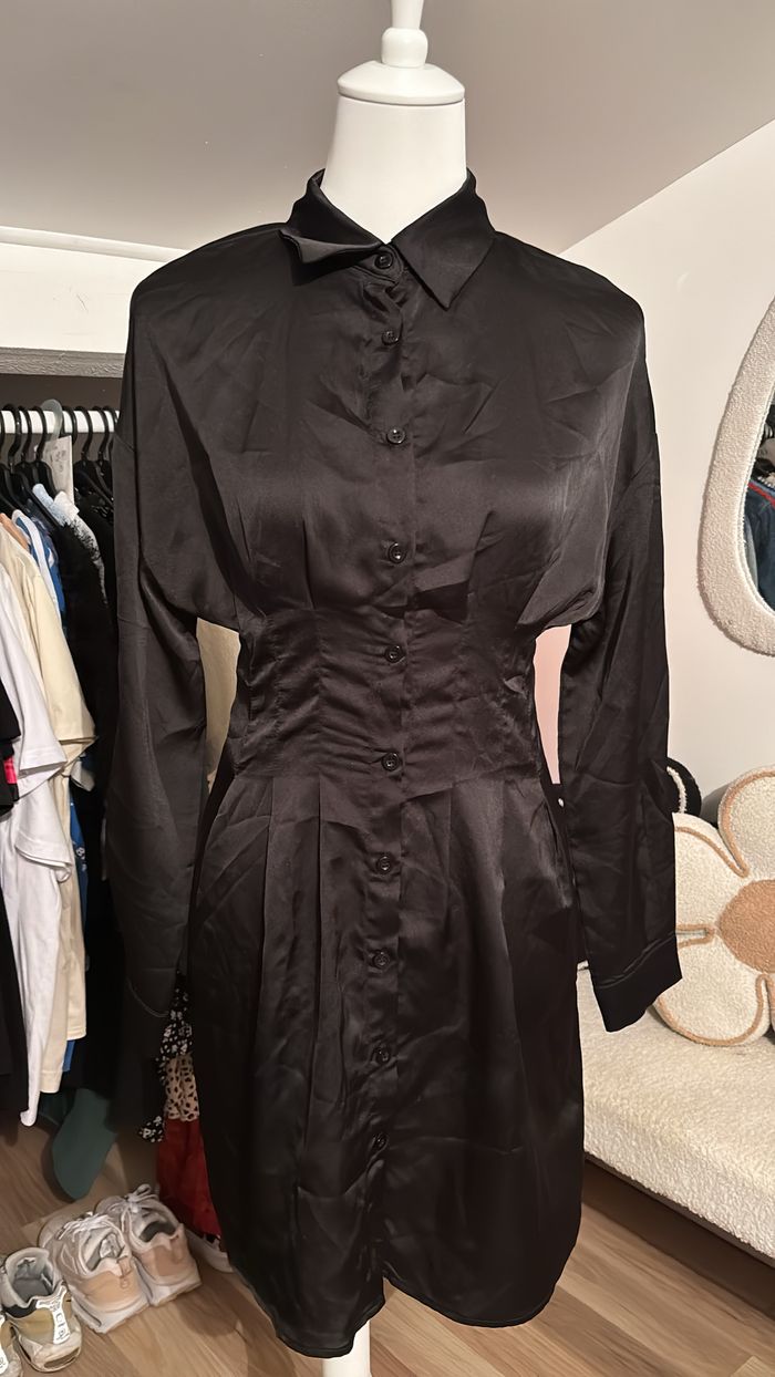 Robe satinée noire Boutique Indépendante T36
