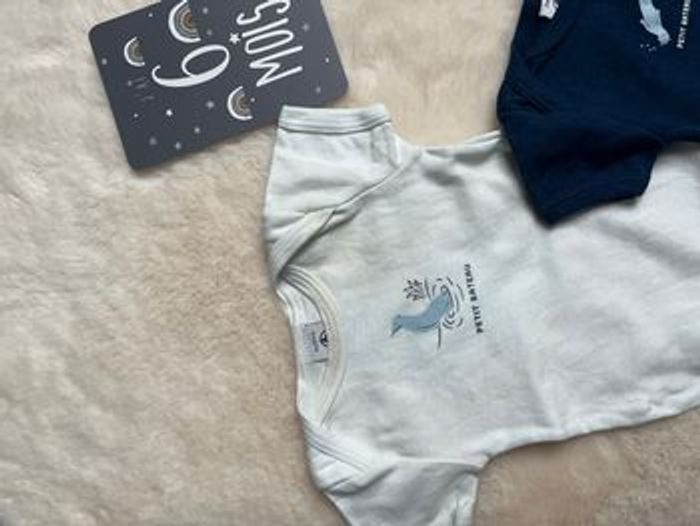 Lot bodies manches courtes 6 mois - photo numéro 2