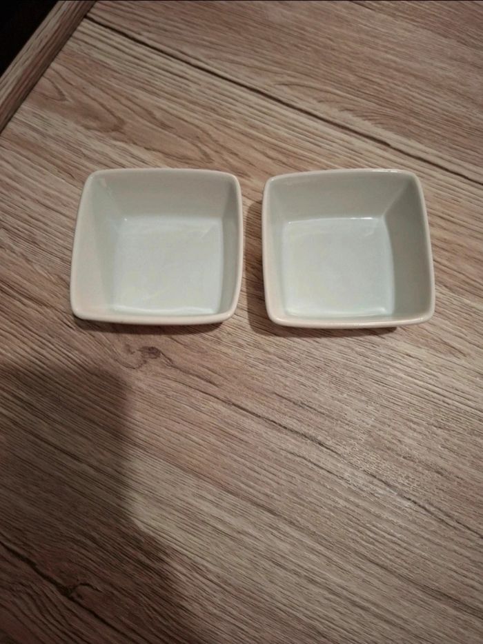 Lot 2 petits ramequins carré
