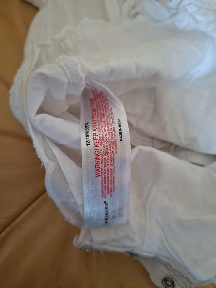 Superbe combishort primark 12/18 mois 86 cm - photo numéro 5