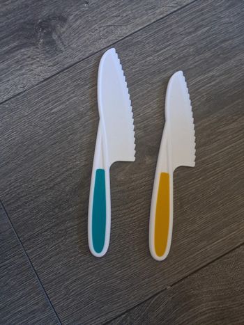 2 couteaux cuisine enfants pédagogie montessori motricite fine et autonomie