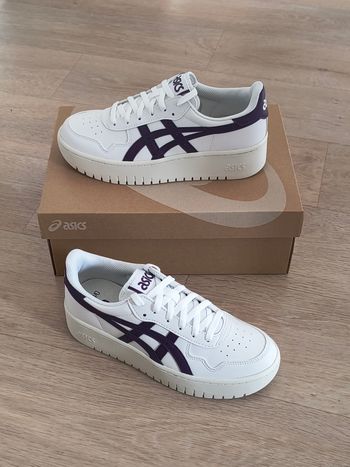 Chaussures Asics taille 39 neuves 
