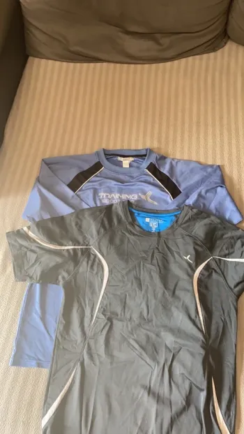 Lot de 2 t.shirt pour le sport