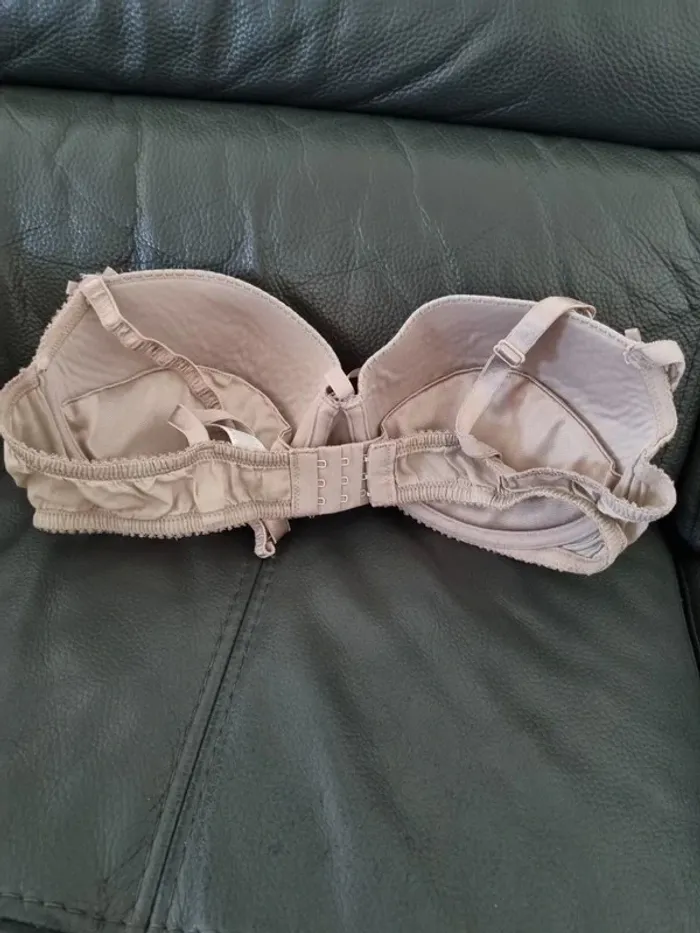 Soutien-gorge - photo numéro 2