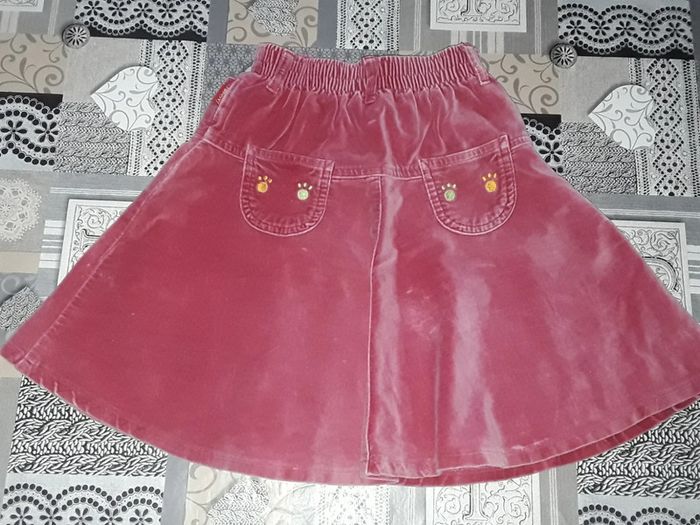 🔮 Jupe en velours rose en 8 ans 🔮 - photo numéro 6
