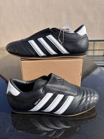Adidas Taekwondo noir sans lacet en taille 39