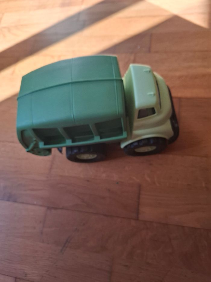 Camion enfant en très bon état - photo numéro 2