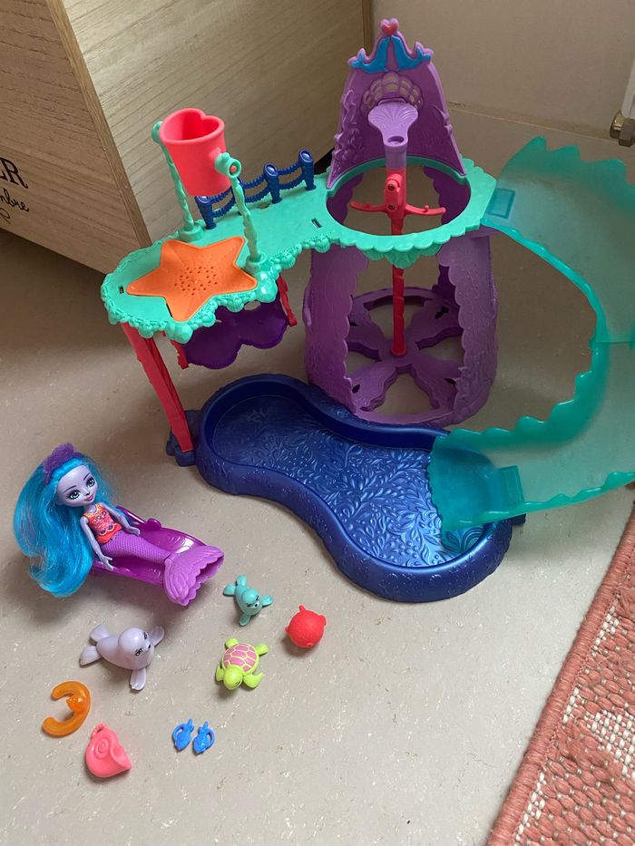 Enchantimals poupée