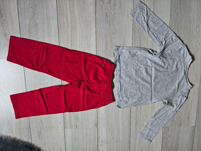 Pyjama 4/5 ans - photo numéro 2