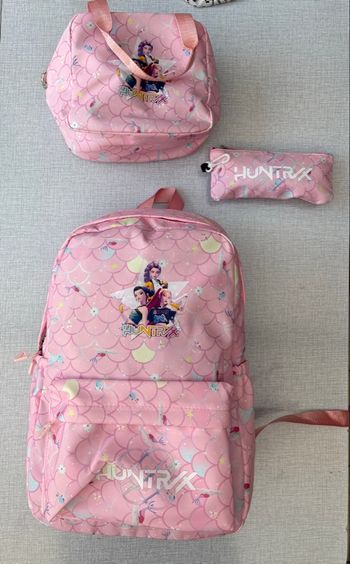 Ensemble 3 pièces sac à dos, sac à collation et plumier assortis KPop Demon Hunters Neuf et emballé