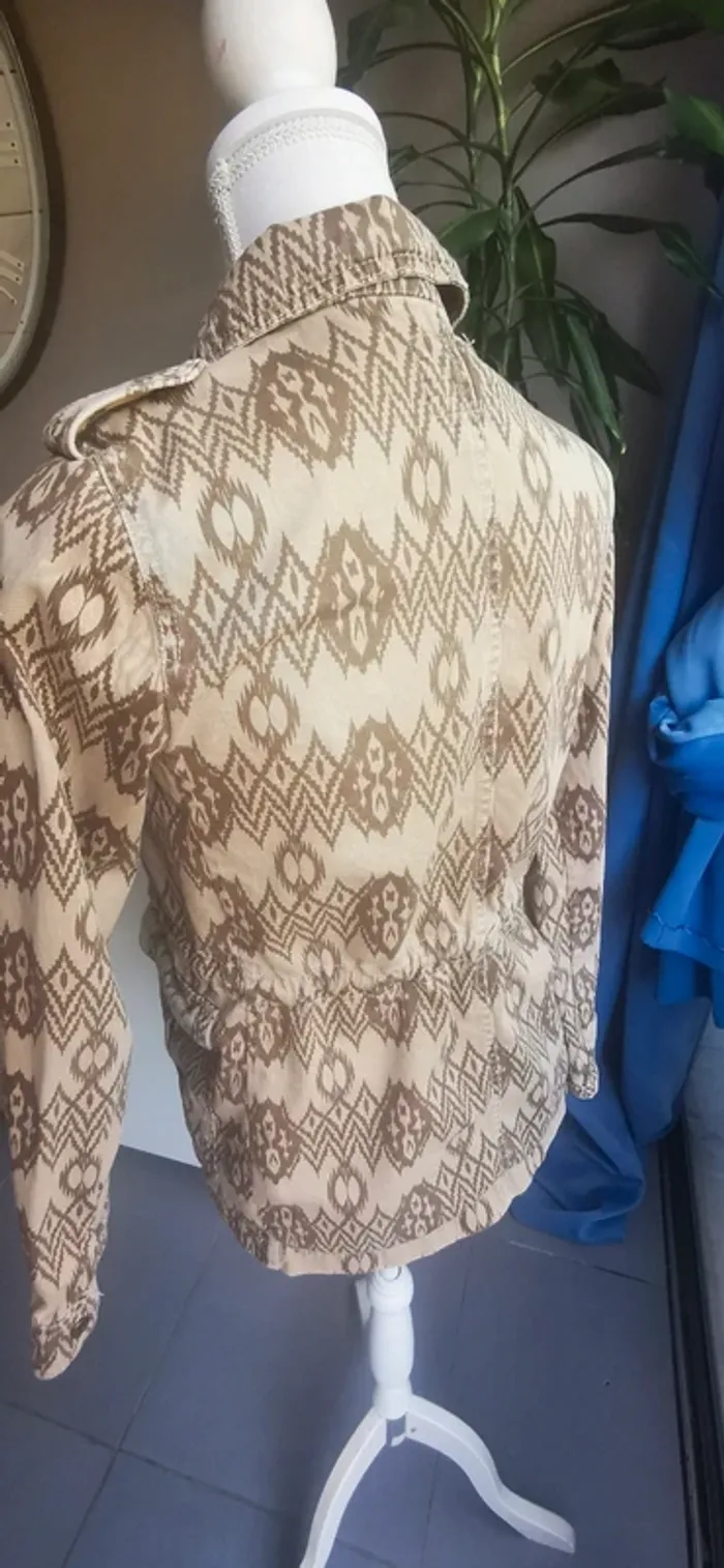 Veste  pull & bear - photo numéro 2