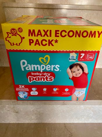 Couches pampers taille 7 pants