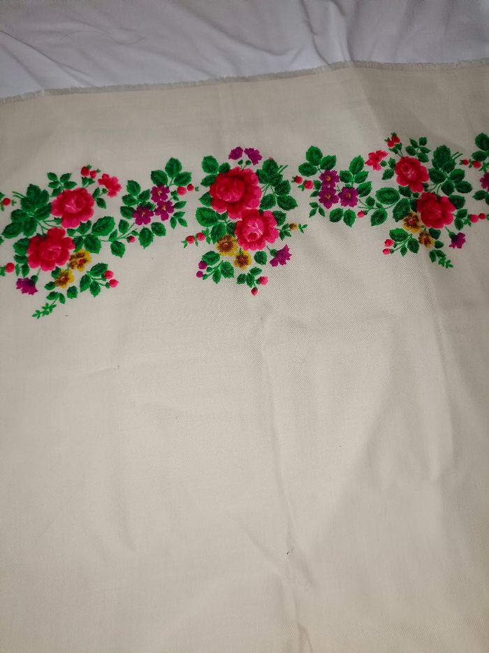 Grand carré,pure laine, vintage URSS - photo numéro 3