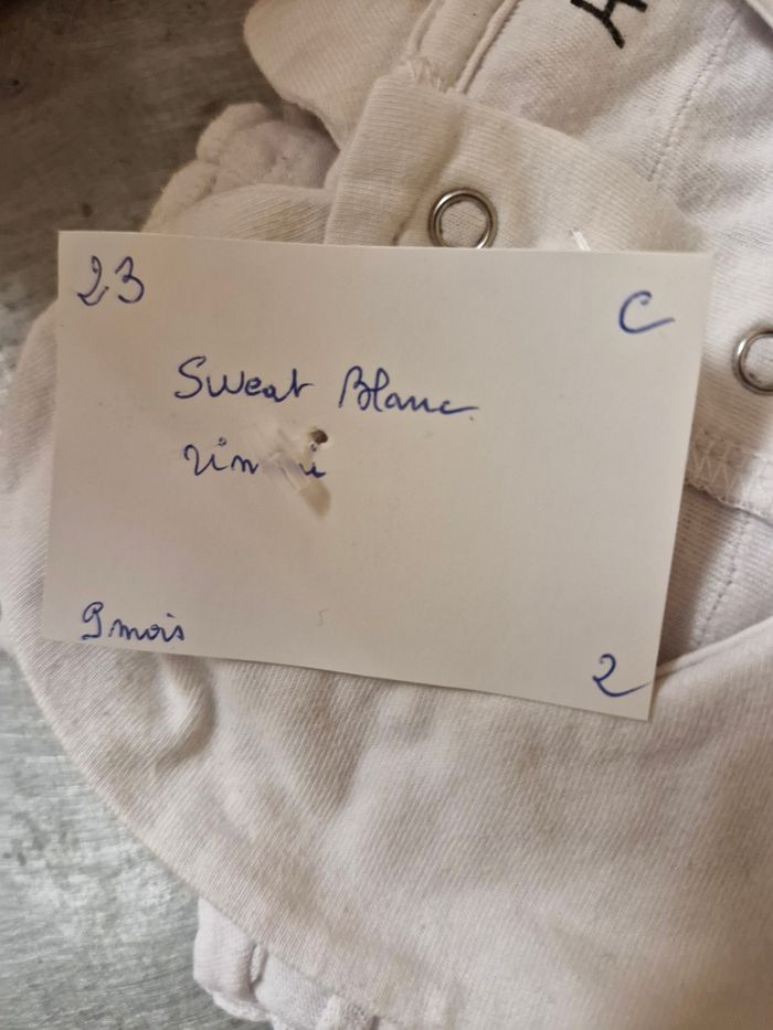 Sweat blanc fille très non état - photo numéro 3