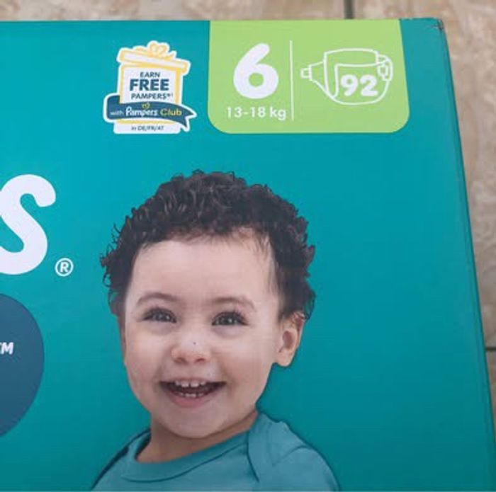 LOT DE 92 COUCHES PAMPERS BABY DRY TAILLE 6 NEUFS DANS L'EMBALLAGE - photo numéro 2