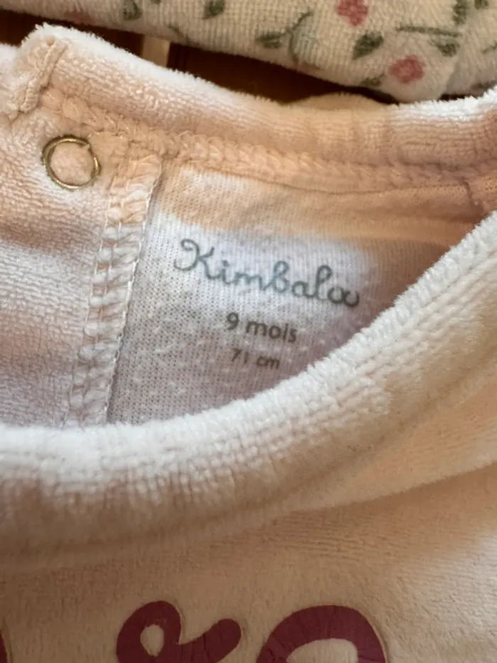 🌷Lot de pyjamas en velours bébé fille taille 9 mois🌷 - photo numéro 2