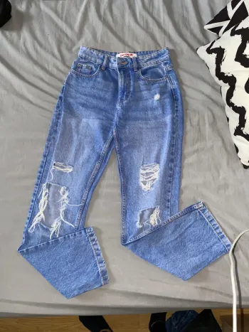 Jeans droit troué