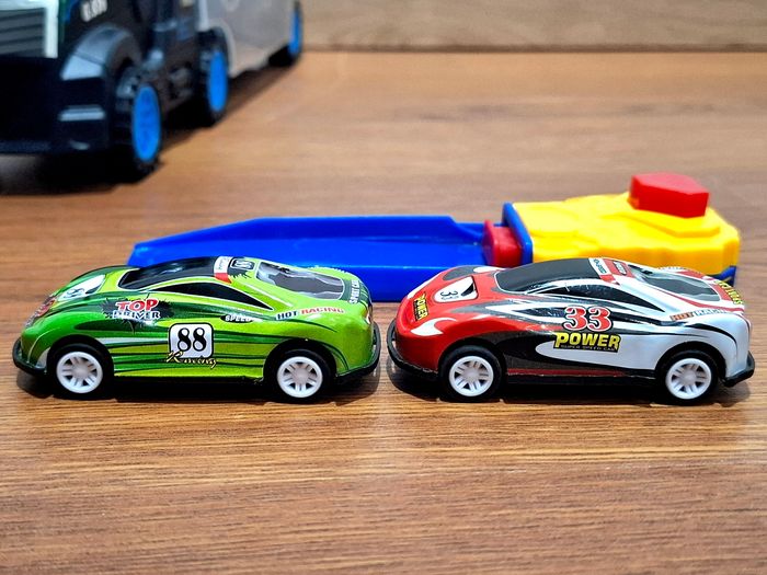 Camion transporteur + 2 voitures de course + propulseur - photo numéro 6