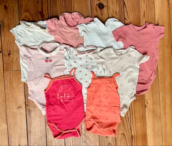 Lot 9 bodys d’été bébé fille 6 mois - photo numéro 1