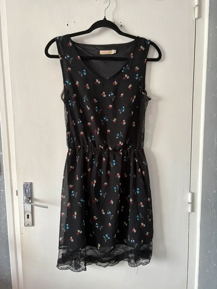 Robe de plage noire dentelle