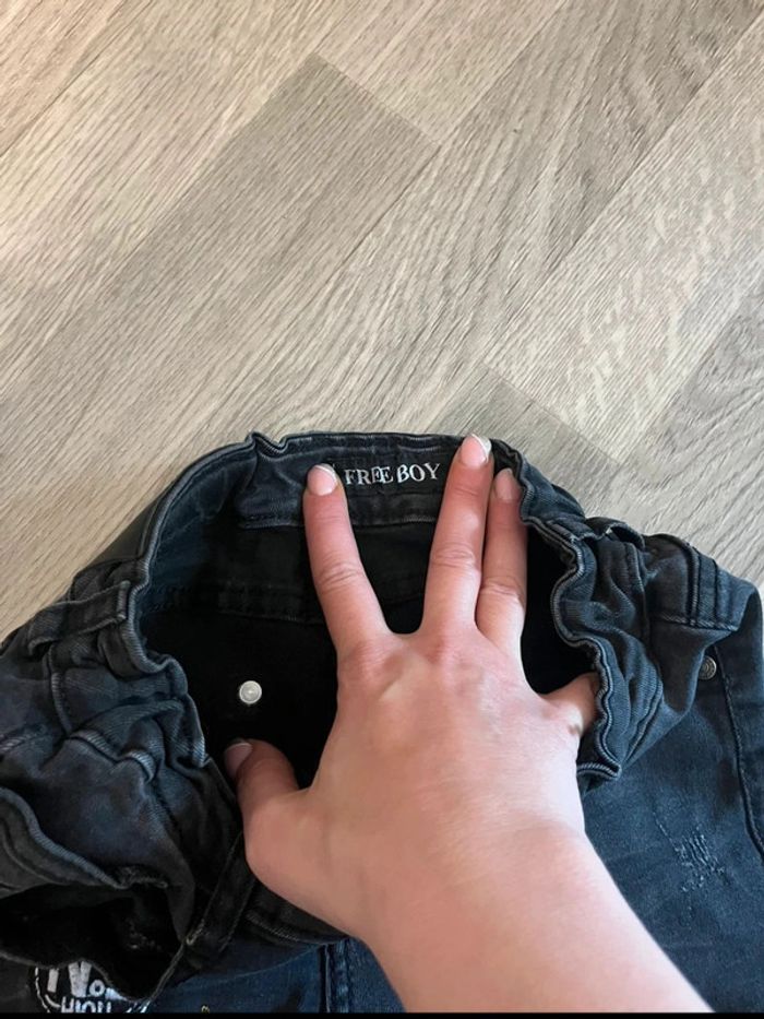 Très jolie pantalon Freeboy taille 8 ans - photo numéro 3