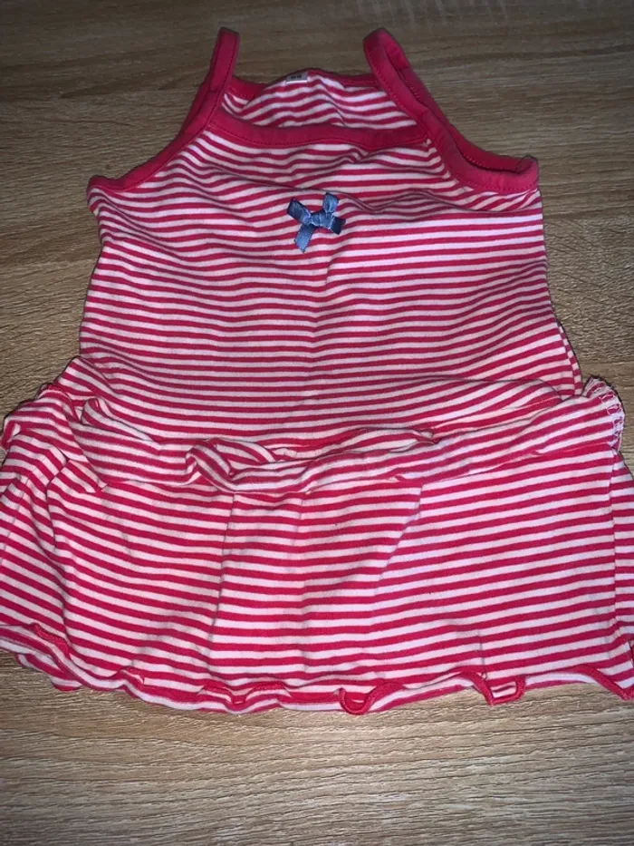 Robe bébé rayée rose et blanc avec nœud décoratif 6 mois