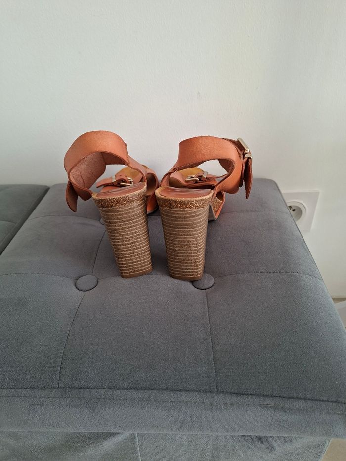 Pied nu à Talon - photo numéro 3