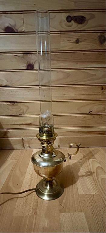 Vintage lampe à pétrole électrifiée