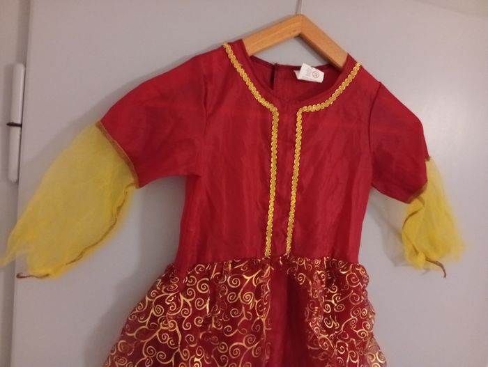 Robe bordeaux princesse orientale 8ans - photo numéro 2