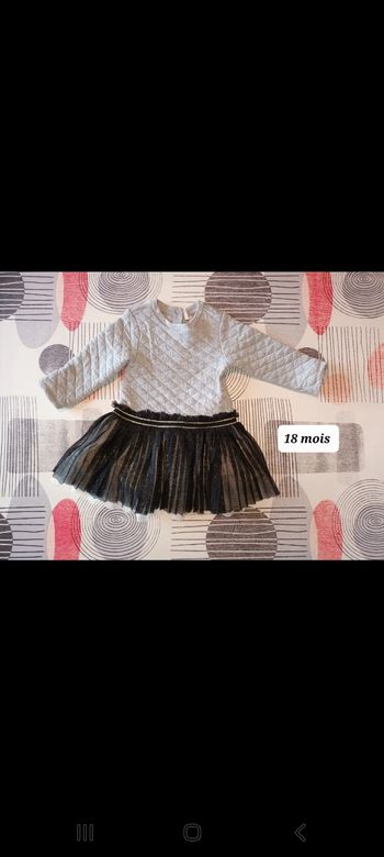 Magnifique robe dorée Taille 18 mois 👧
