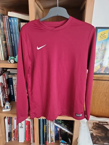 T shirt de football nike 13/ 15 ans