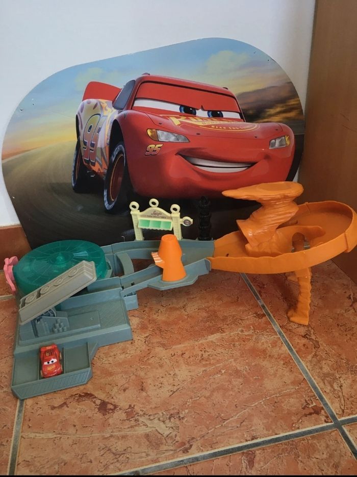 Cars Coffret piste Radiator Springs Hors de Contrôle Mini Racers (neuf, vidéo à l’appui)