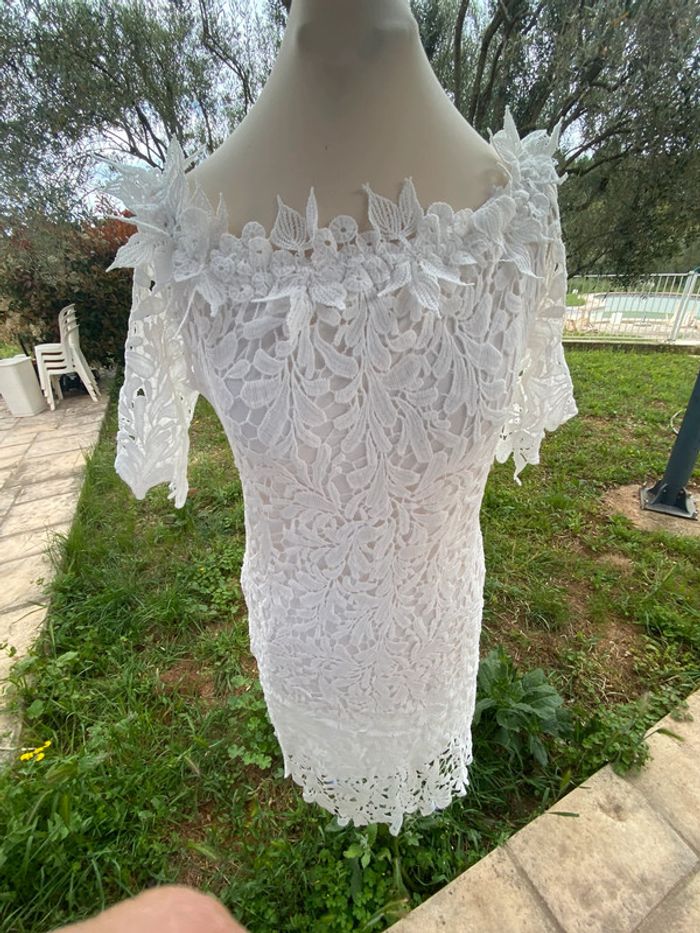 Superbe robe stretch en dentelle May shining star M/ L - photo numéro 7