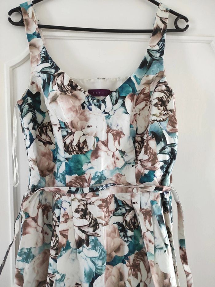 Robe habillée fleurie sans manches - photo numéro 2