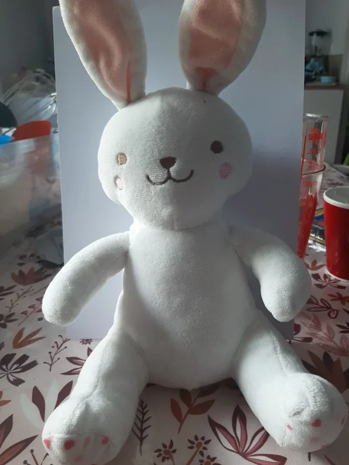 Peluche doudou lapin