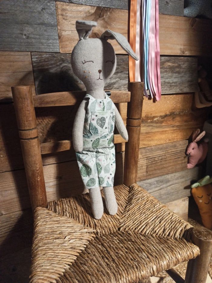 Peluche lapin salopette tbe - photo numéro 3