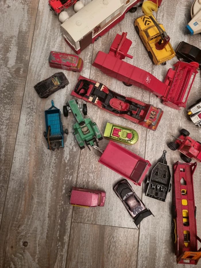 Lot voitures et camions vintage - photo numéro 2