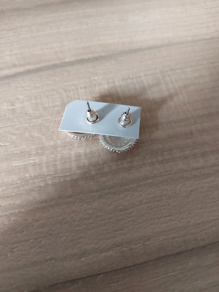 Neuf > boucles d'oreilles argentées > cristaux lilas/parme - photo numéro 6