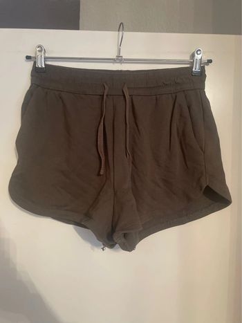 Short vert kaki