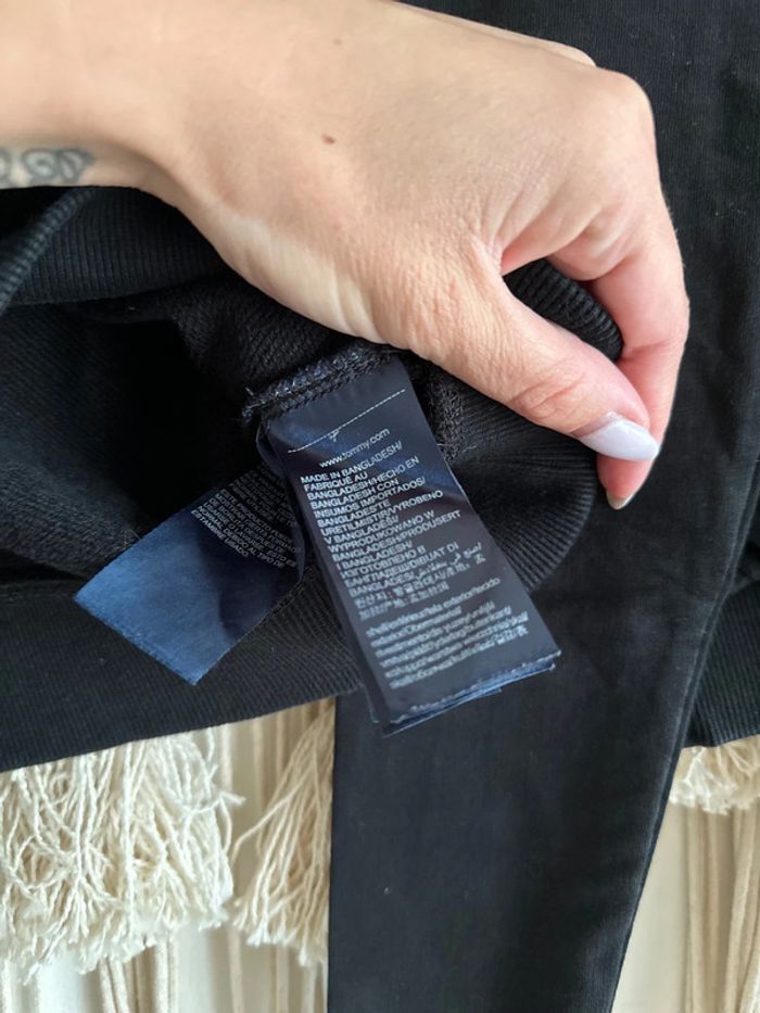 Ensemble noir Tommy Hilfiger taille 98 - photo numéro 3