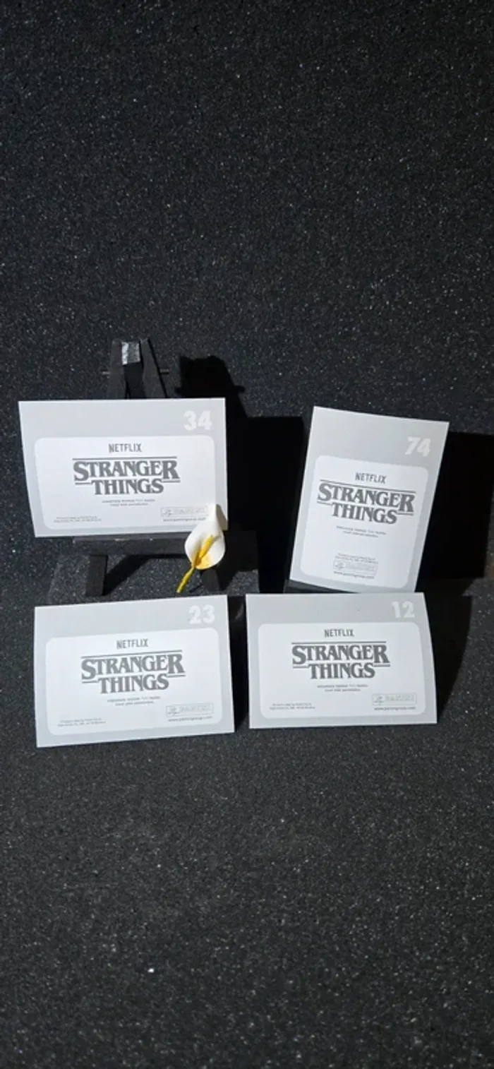 Lot de stickers panini Stranger Things - photo numéro 2