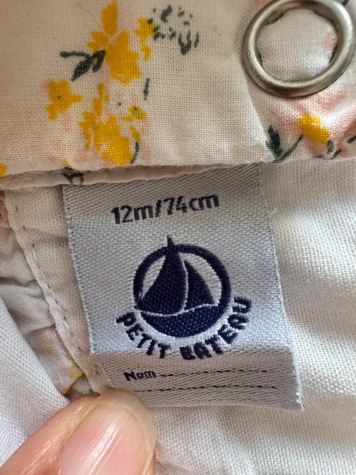 Combinaison blanche à fleurs Petit Bateau 12 mois TBE - photo numéro 4