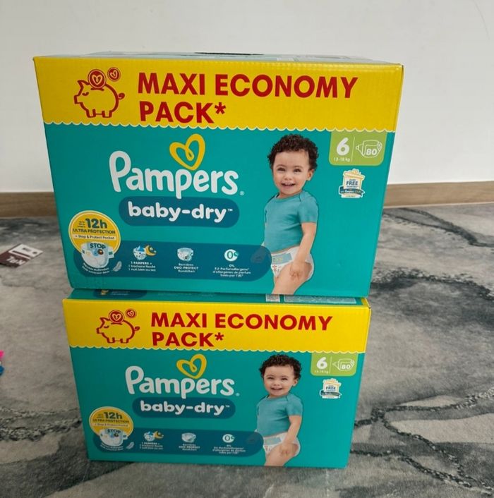 160 couches Pampers taille 6