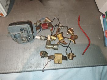 Lot de pieces pour mobylette