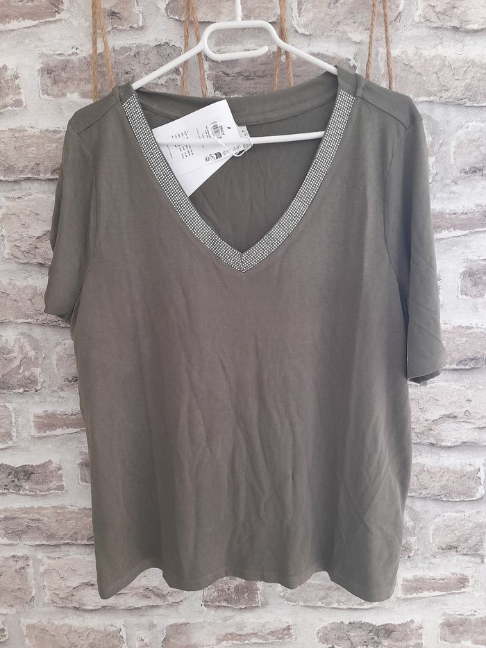 Tee shirt only