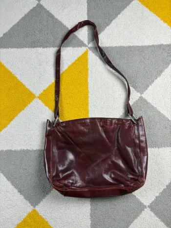 Sac à bandoulière en cuir vintage | Bordeaux | Taille 34 x 24 cm