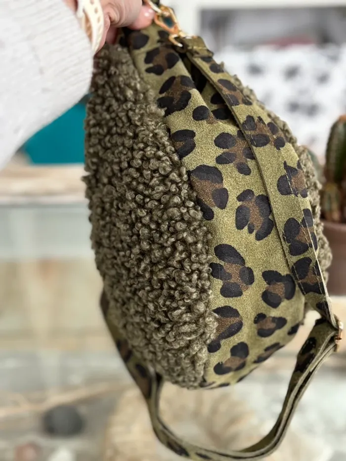 Sac demie-lune moumoute vert kaki et léopard - photo numéro 5